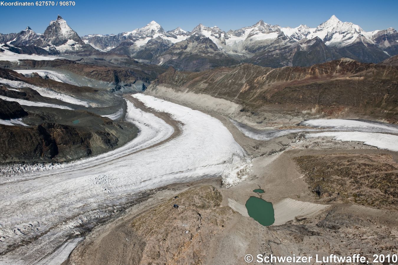 Gornergletscher; im Vordergrund Gornersee (Position 2'629'167.85, 1'090'178.90) auf 2592 m.ü.M.)